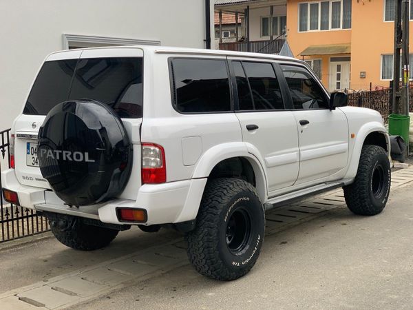 Nissan Patrol SUV, Diesel, 2004, White
