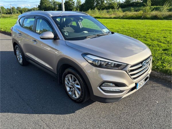 Hyundai Tucson SUV, Diesel, 2015, Beige