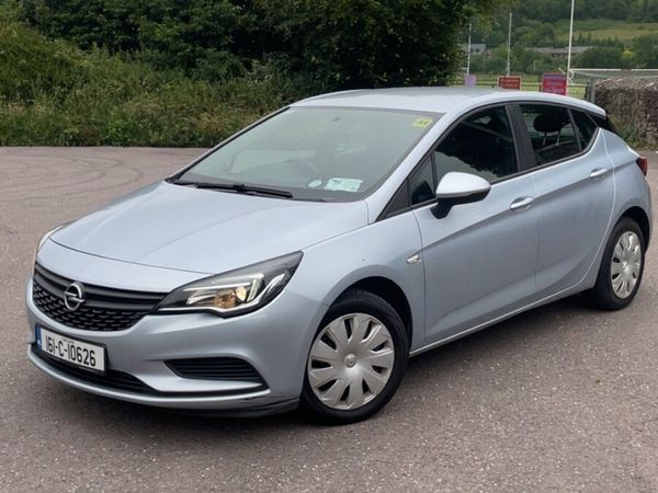 Opel Astra Hatchback, Diesel, 2016, Silver