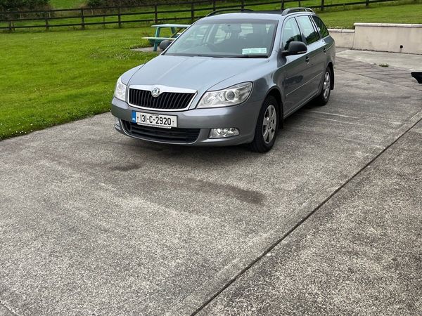 Skoda Octavia Estate, Diesel, 2013, Grey