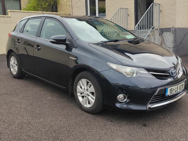 Toyota Auris Hatchback, Petrol Hybrid, 2015, Grey