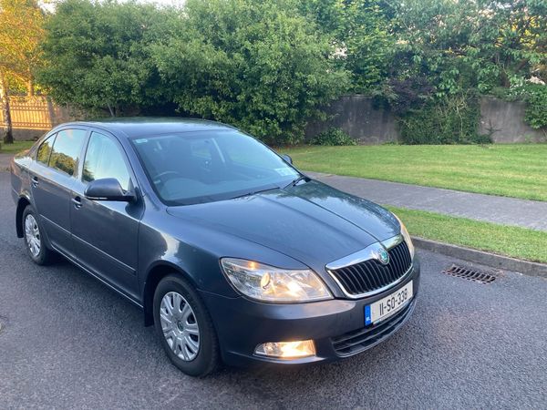 Skoda Octavia Hatchback, Diesel, 2011, Grey