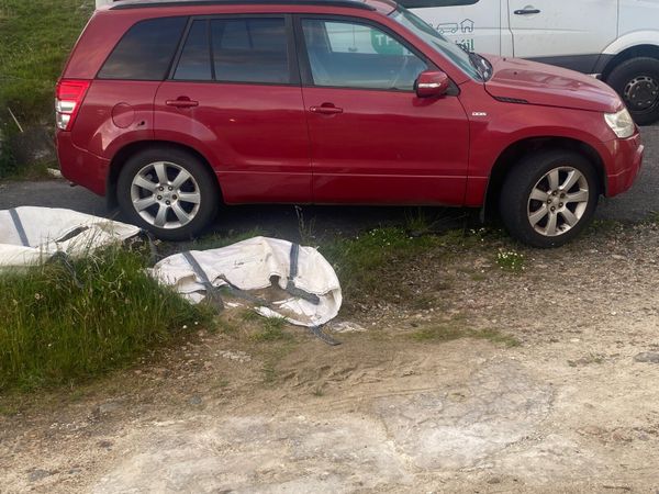 Suzuki Grand Vitara SUV, Diesel, 2011, Red