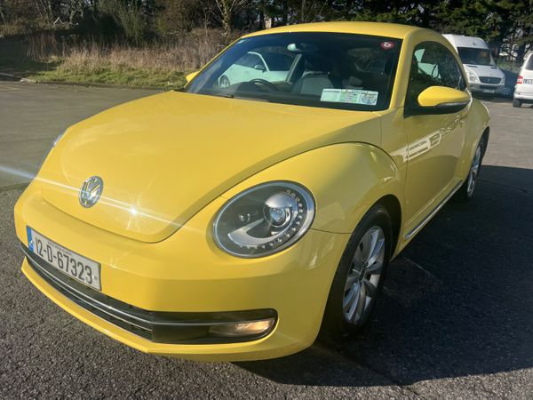 Volkswagen Beetle Hatchback, Petrol, 2012, Yellow