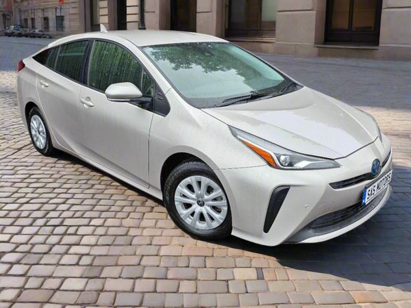 Toyota Prius Hatchback, Petrol Hybrid, 2021, Gold