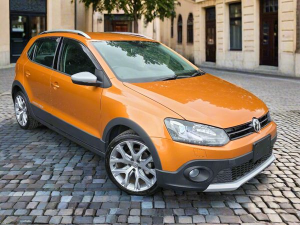 Volkswagen Polo Hatchback, Petrol, 2015, Orange