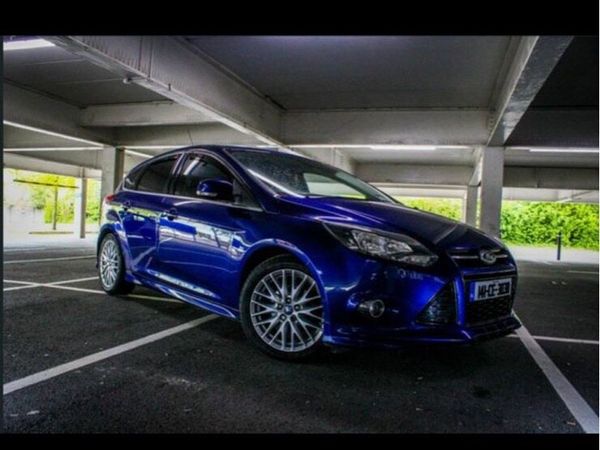Ford Focus Hatchback, Petrol, 2014, Blue