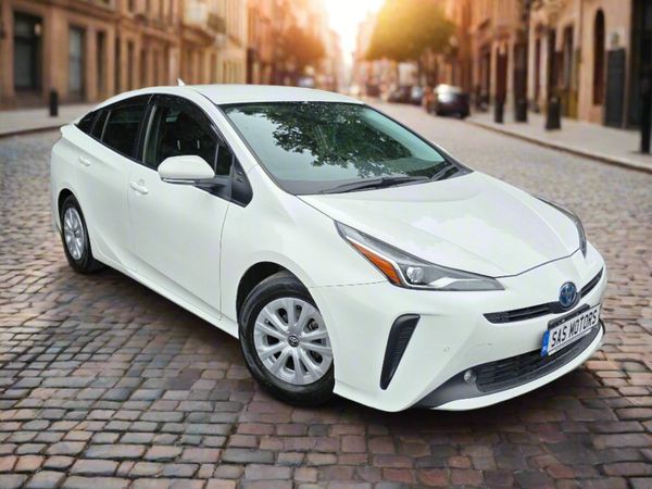 Toyota Prius Hatchback, Petrol Hybrid, 2022, White