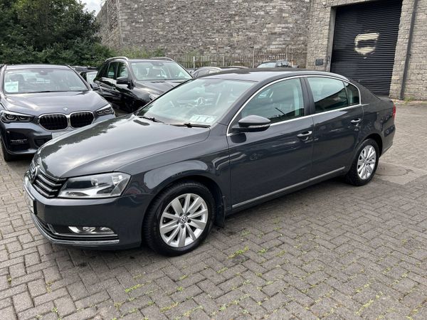 Volkswagen Passat Saloon, Diesel, 2011, Grey