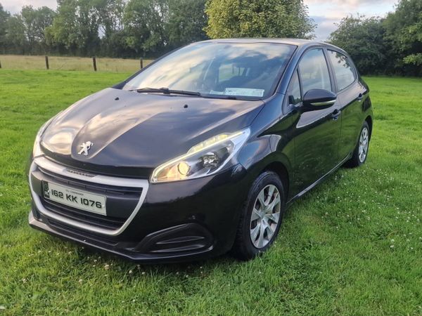 Peugeot 208 Hatchback, Petrol, 2016, Black
