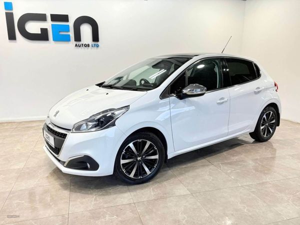 Peugeot 208 , Petrol, 2016, White
