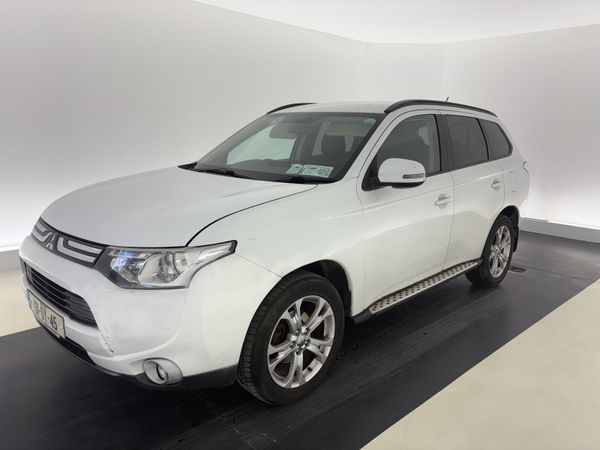 Mitsubishi Outlander SUV, Diesel, 2013, White