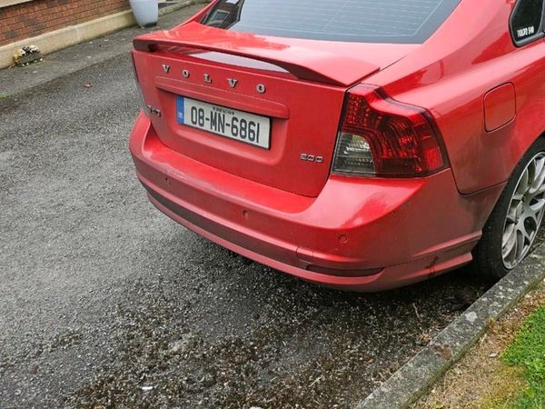 Volvo S40 Saloon, Diesel, 2008, Red