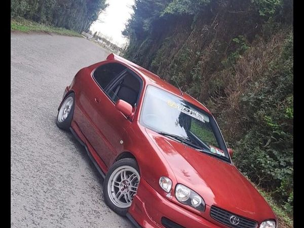 Toyota Corolla Hatchback, Petrol, 2001, Red