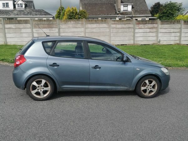 Kia Ceed Hatchback, Petrol, 2008, Blue
