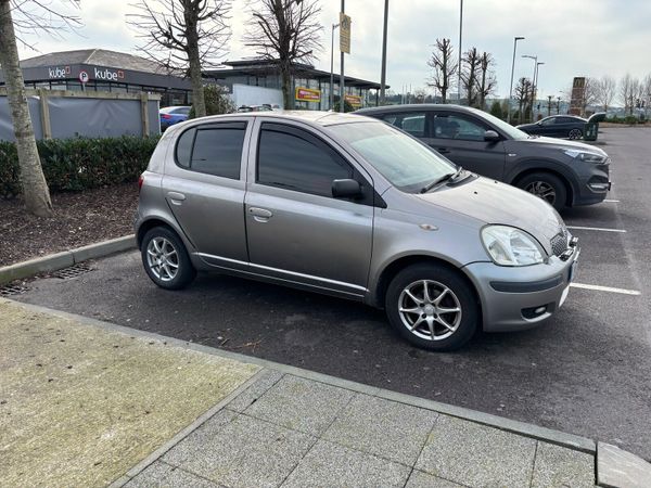 Toyota Yaris Hatchback, Petrol, 2004, Grey