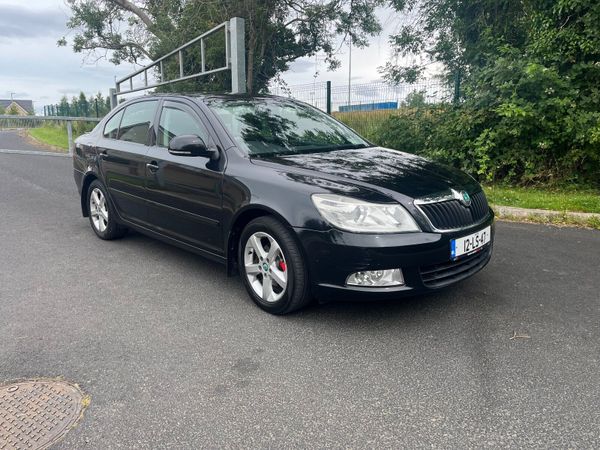 Skoda Octavia Saloon, Diesel, 2012, Black