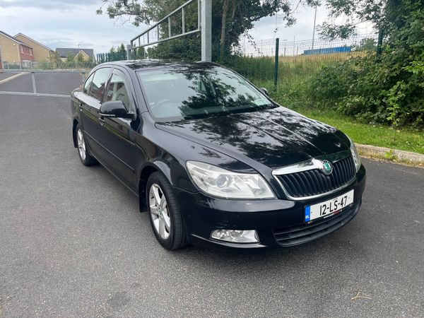 Skoda Octavia Saloon, Diesel, 2012, Black