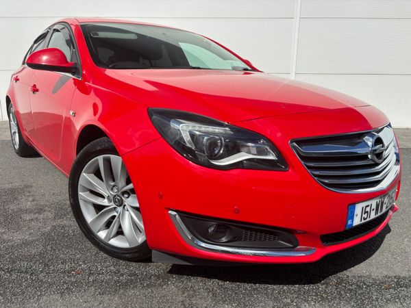 Opel Insignia Hatchback, Diesel, 2015, Red