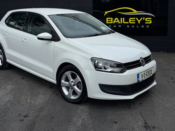 Volkswagen Polo Hatchback, Petrol, 2011, White