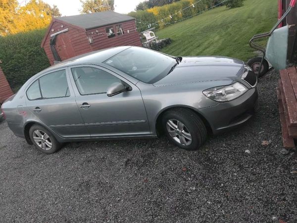 Skoda Octavia Hatchback, Diesel, 2011, Grey