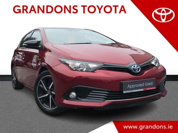 Toyota Auris MPV, Petrol Hybrid, 2017, Red