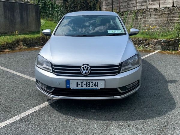 Volkswagen Passat Saloon, Diesel, 2011, Silver