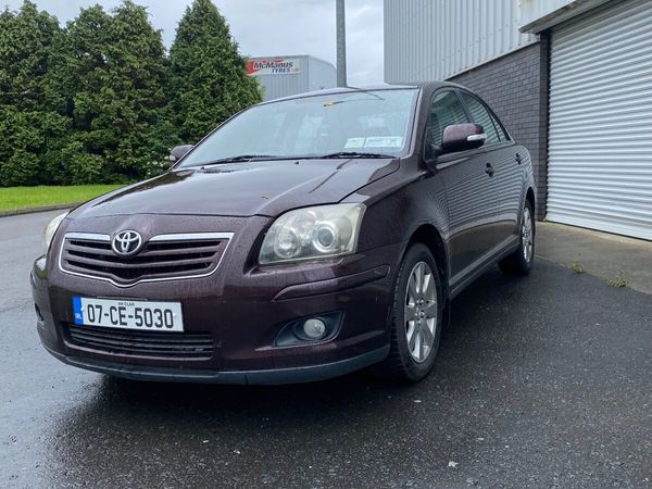 Toyota Avensis Saloon, Petrol, 2007, Red