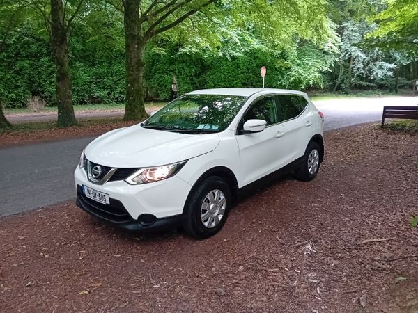 Nissan Qashqai SUV, Diesel, 2014, White