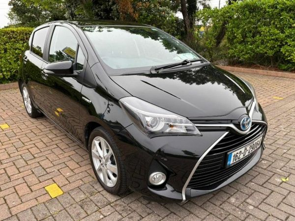 Toyota Yaris Hatchback, Petrol Hybrid, 2016, Black