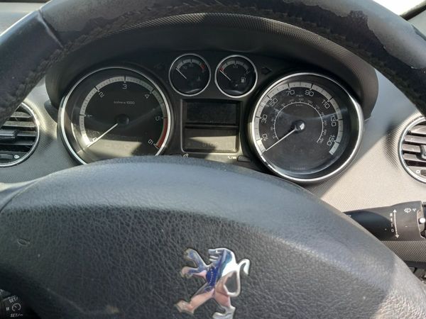 Peugeot 308 Hatchback, Diesel, 2009, Black