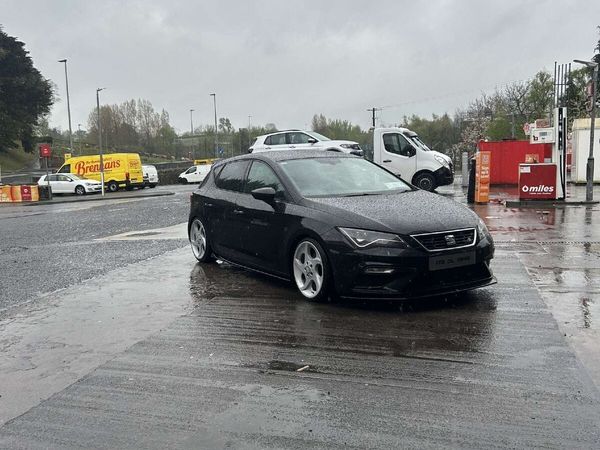 SEAT Leon Hatchback, Diesel, 2017, Black