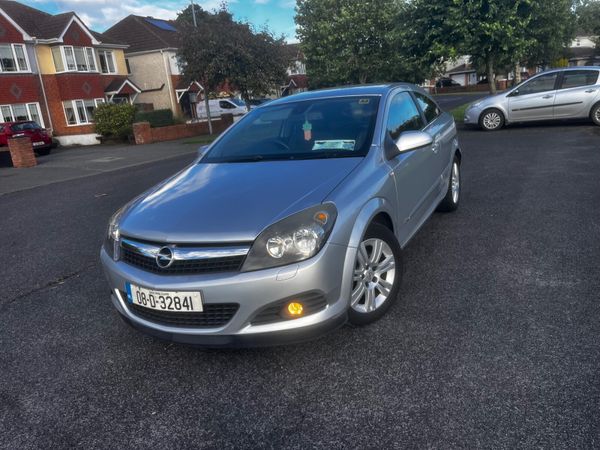 Opel Astra Hatchback, Petrol, 2008, Silver