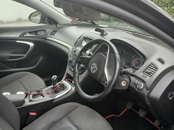 Vauxhall Insignia Hatchback, Diesel, 2014, Black