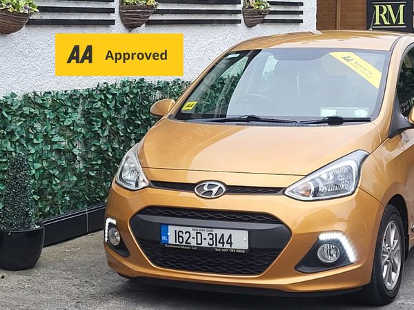 Hyundai i10 Hatchback, Petrol, 2016, Orange