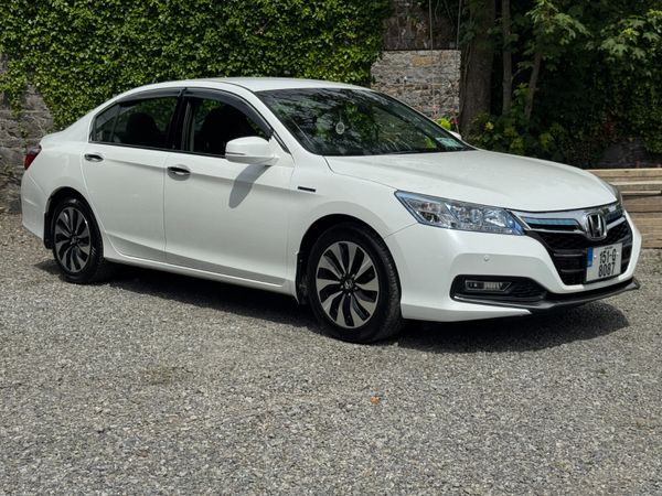 Honda Accord Saloon, Petrol Hybrid, 2015, White