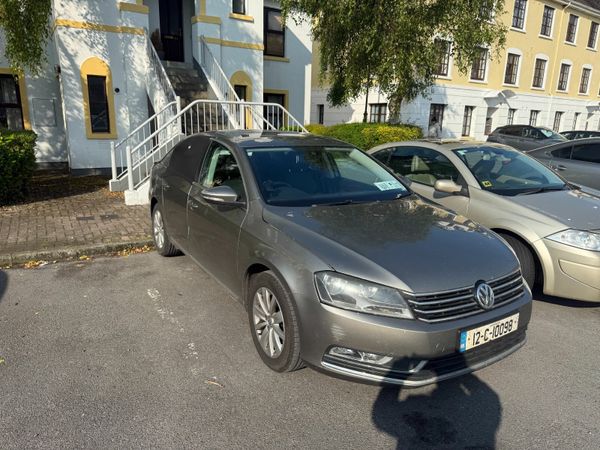 Volkswagen Passat Saloon, Diesel, 2012, Brown