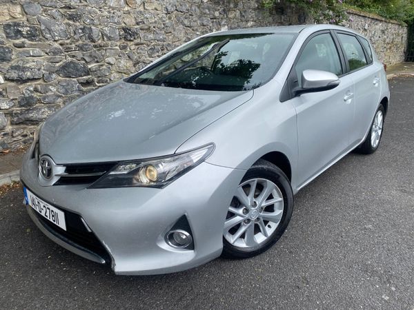 Toyota Auris Hatchback, Diesel, 2014, Silver