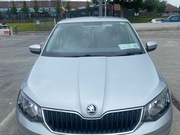 Skoda Fabia Hatchback, Petrol, 2016, Silver