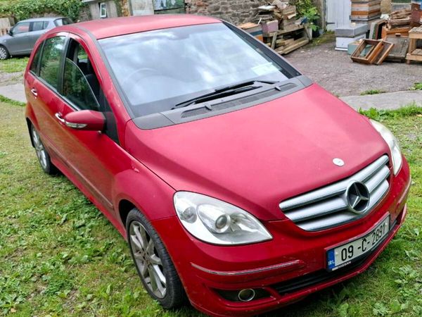 Mercedes-Benz B-Class MPV, Petrol, 2009, Red