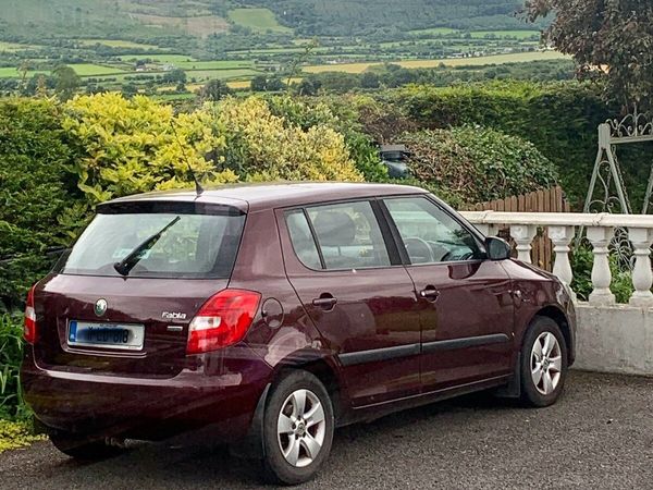 Skoda Fabia Hatchback, Diesel, 2011, Red