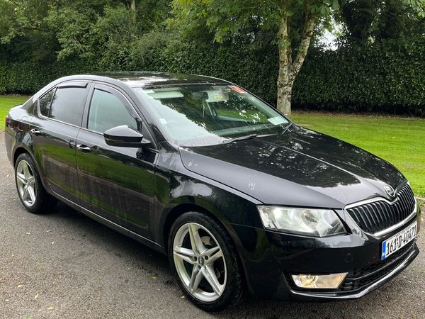 Skoda Octavia Saloon, Diesel, 2016, Black