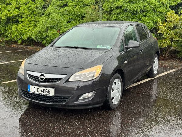 Opel Astra Hatchback, Petrol, 2010, Black