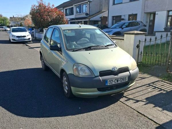 Toyota Yaris Hatchback, Petrol, 2002, Green