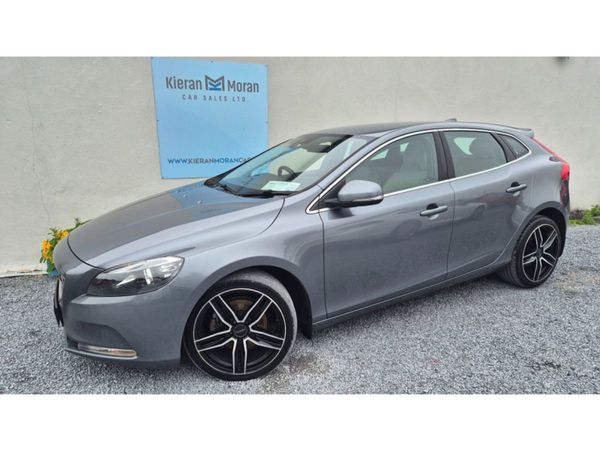 Volvo V40 Hatchback, Diesel, 2016, Grey