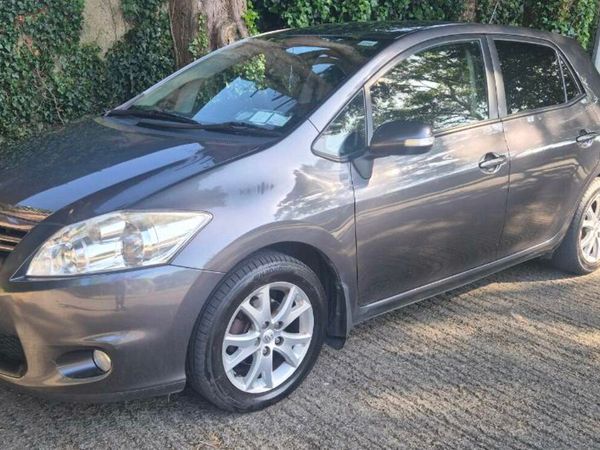 Toyota Auris Hatchback, Petrol, 2012, Grey