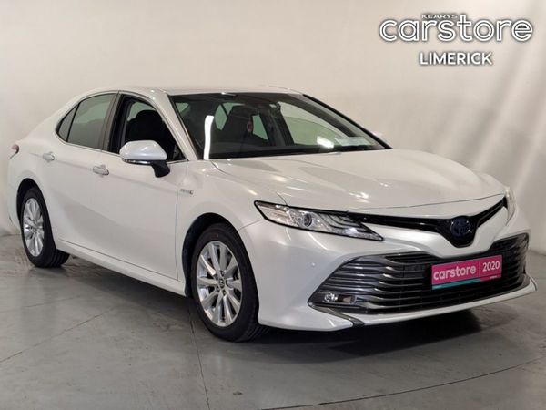 Toyota Camry Saloon, Petrol Hybrid, 2020, White