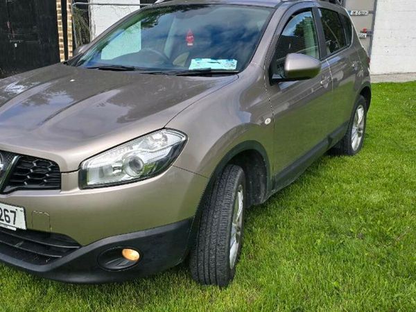 Nissan Qashqai Hatchback, Diesel, 2010, Beige