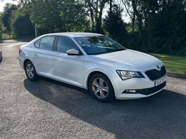 Skoda Superb Hatchback, Diesel, 2016, White