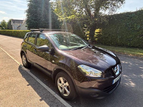 Nissan Qashqai Estate/Jeep, Diesel, 2012, Purple
